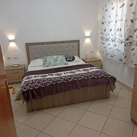 Appartement 1+1 Ap With Balcony Tirana