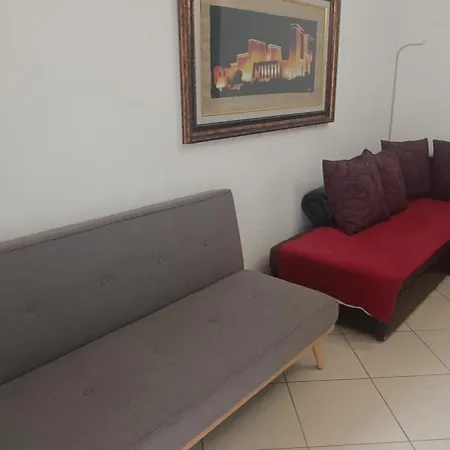 1+1 Ap With Balcony Lägenhet Tirana